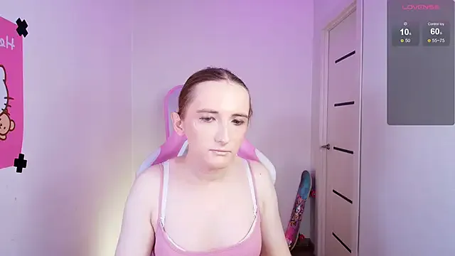 crimsonkitten – webcam model profile photo Image 10