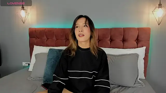 _your_fenka_ – webcam model profile photo Image 3