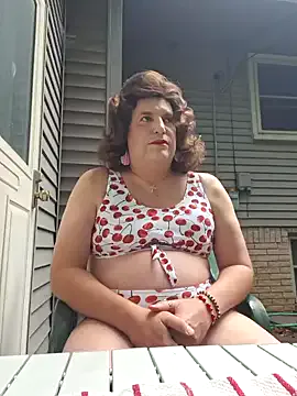 IORio2 – webcam model profile photo Image 15