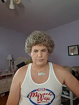 IORio2 – webcam model profile photo Image 17