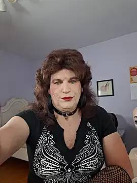 IORio2 – webcam model profile photo Image 4