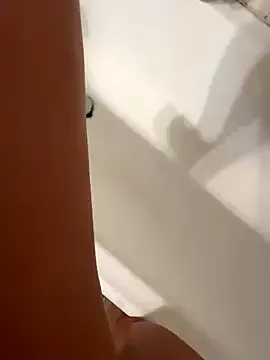 IORio2 – webcam model profile photo Image 11