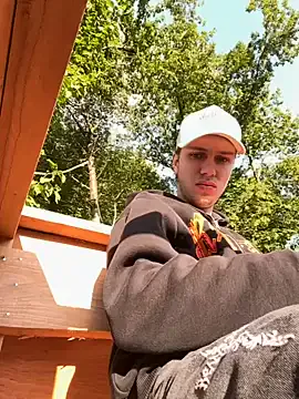 TOP_po – webcam model profile photo Image 2