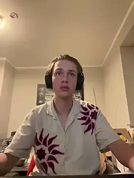 TOP_po – webcam model profile photo Image 9