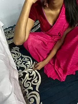 Taanni – webcam model profile photo Image 3