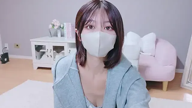 mon1_day – webcam model profile photo Image 12