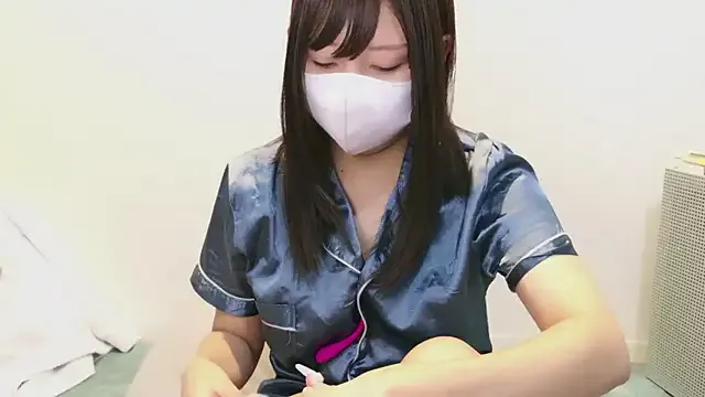 hina_porn – webcam model profile photo Image 7