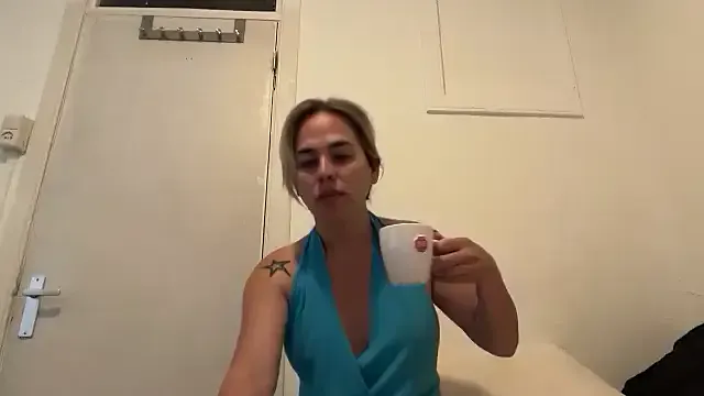 alana15 – webcam model profile photo Image 10