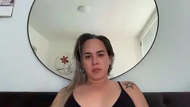 alana15 – webcam model profile photo Image 5